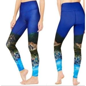 Alo yoga high waisted airbrush dreamscape leggings size XS